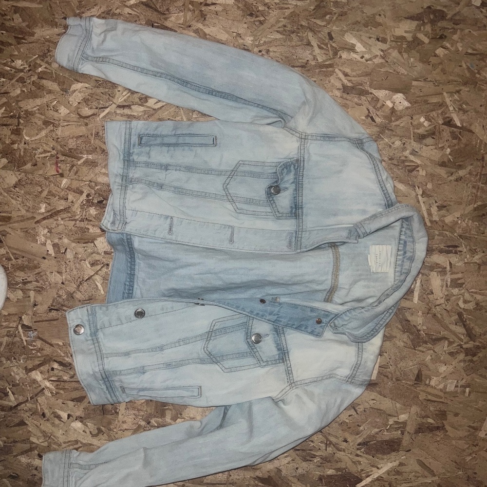 American eagle light denim jacket size small